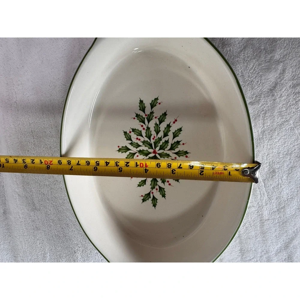 Lenox Holiday Oval Baker Christmas Holly Berry Stoneware Serving Dish 12.5 Inch